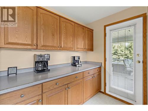 684 Elson Road, Sorrento, BC - Indoor Photo Showing Kitchen