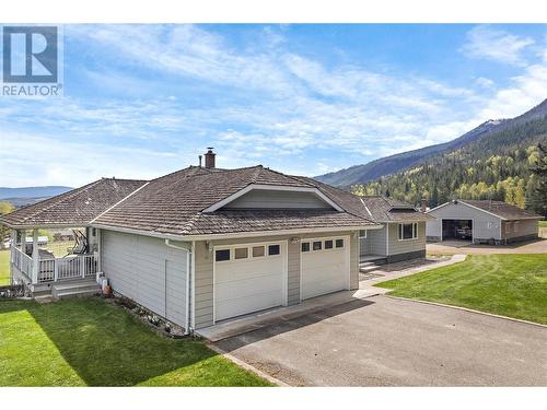 684 Elson Road, Sorrento, BC - Outdoor