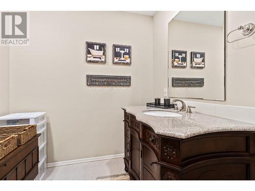 684 Elson Road, Sorrento, BC - Indoor Photo Showing Bathroom