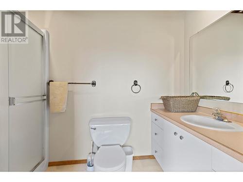 684 Elson Road, Sorrento, BC - Indoor Photo Showing Bathroom