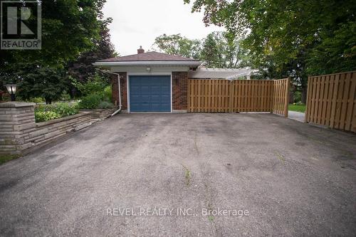 111 Tutela Heights Road, Brantford, ON - Outdoor