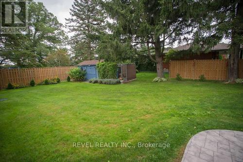 111 Tutela Heights Road, Brantford, ON - Outdoor With Backyard