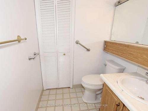 1211-50 Baif Blvd, Richmond Hill, ON - Indoor Photo Showing Bathroom