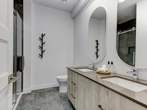 Ensuite bathroom - 301-240 Rue Du Cercle-Des-Cantons, Bromont, QC - Indoor Photo Showing Bathroom