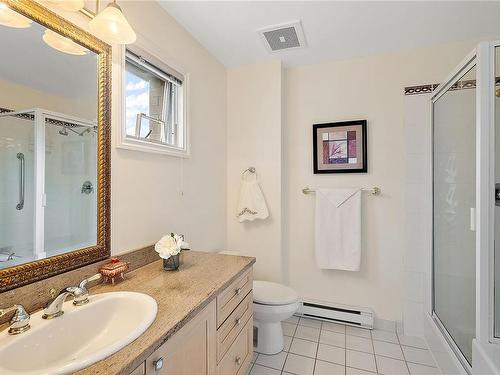309-165 Kimta Rd, Victoria, BC - Indoor Photo Showing Bathroom