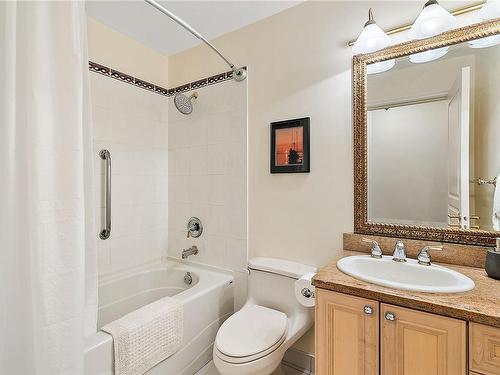 309-165 Kimta Rd, Victoria, BC - Indoor Photo Showing Bathroom