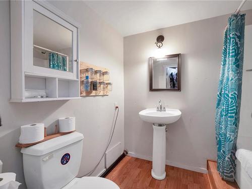 106 Quadra Loop, Quadra Island, BC - Indoor Photo Showing Bathroom