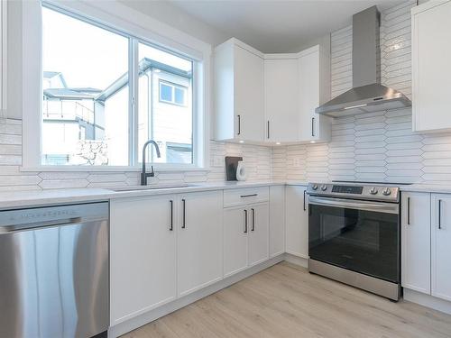 102-2576 Obsidian Pl, Langford, BC - Indoor Photo Showing Kitchen With Upgraded Kitchen