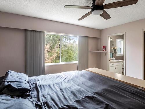 3099 Sherman Rd, Duncan, BC - Indoor Photo Showing Bedroom