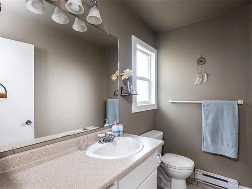 3099 Sherman Rd, Duncan, BC - Indoor Photo Showing Bathroom
