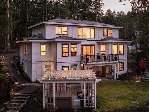 1810 Lands End Rd, North Saanich, BC - Outdoor