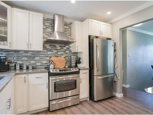 2118 Motion Dr, Port Alberni, BC - Indoor Photo Showing Kitchen With Stainless Steel Kitchen With Upgraded Kitchen