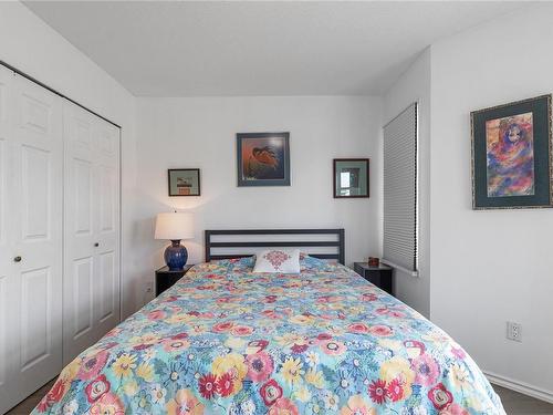 4-668 Beach Rd, Qualicum Beach, BC - Indoor Photo Showing Bedroom