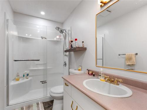 4-668 Beach Rd, Qualicum Beach, BC - Indoor Photo Showing Bathroom