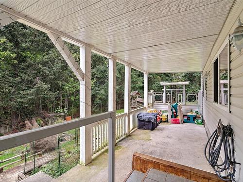 6495 Burnett Pl, Duncan, BC - Outdoor With Exterior