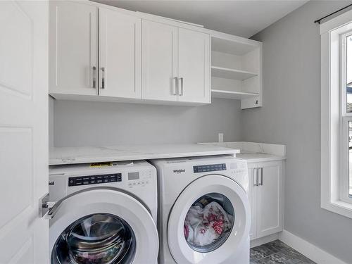 7027 Brailsford Pl, Sooke, BC - Indoor Photo Showing Laundry Room