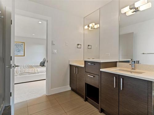 454 Regency Pl, Colwood, BC - Indoor Photo Showing Bathroom
