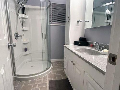 22 Stevens Avenue, Marathon, ON - Indoor Photo Showing Bathroom