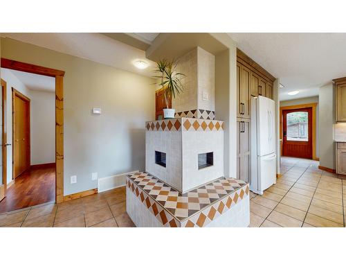 3814 Simms Road, Cranbrook, BC - Indoor With Fireplace