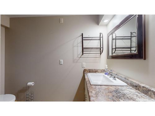 3814 Simms Road, Cranbrook, BC - Indoor Photo Showing Bathroom