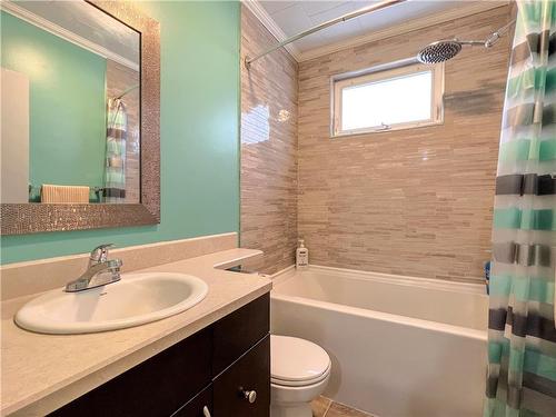 114 Teal Street, Oak Lake Beach, MB - Indoor Photo Showing Bathroom