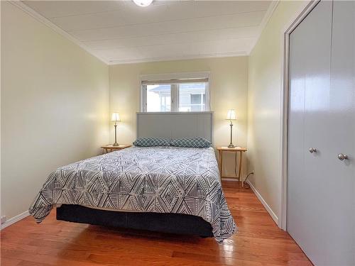 114 Teal Street, Oak Lake Beach, MB - Indoor Photo Showing Bedroom
