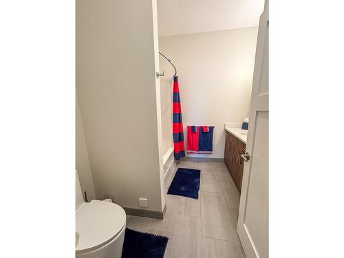 582 Mark Street, Kimberley, BC - Indoor Photo Showing Bathroom