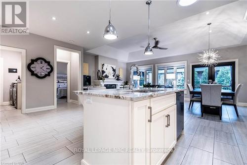 43 Ganton Trail, Welland, ON - Indoor Photo Showing Kitchen With Upgraded Kitchen