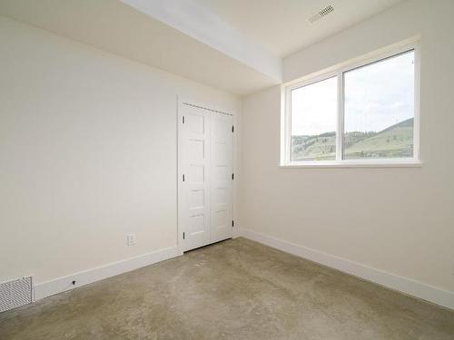 216 Holloway Drive, Kamloops, BC - Indoor Photo Showing Other Room