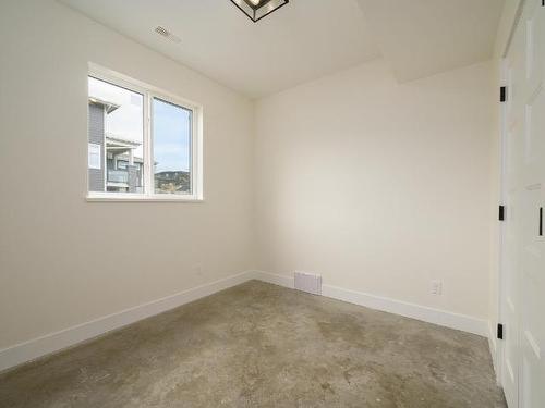 216 Holloway Drive, Kamloops, BC - Indoor Photo Showing Other Room