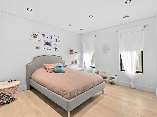 Chambre Ã Â coucher - 70 Rue Du Pavillon, Sainte-Anne-Des-Plaines, QC - Indoor Photo Showing Bedroom
