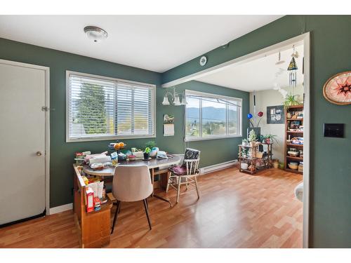 525 11Th Avenue, North Castlegar, BC - Indoor Photo Showing Dining Room