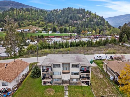 525 11Th Avenue, North Castlegar, BC - Outdoor With View
