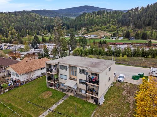 525 11Th Avenue, North Castlegar, BC - Outdoor With View
