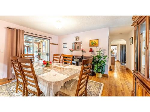 809 32Nd Avenue S, Erickson, BC - Indoor Photo Showing Dining Room