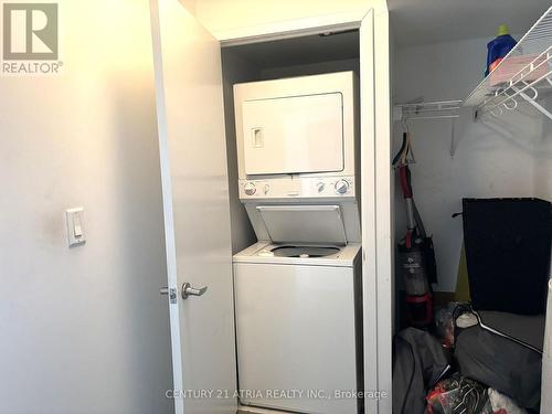 3905 - 15 Fort York Boulevard, Toronto, ON - Indoor Photo Showing Laundry Room