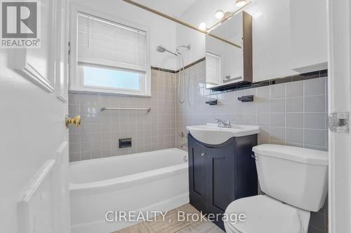 82 Lilian Drive, Toronto, ON - Indoor Photo Showing Bathroom