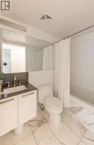 #607 - 42 Charles Street E, Toronto, ON - Indoor Photo Showing Bathroom