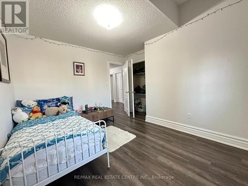 5 Streamline Drive, Brampton, ON - Indoor Photo Showing Bedroom