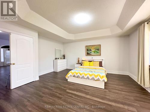 5 Streamline Drive, Brampton, ON - Indoor Photo Showing Bedroom