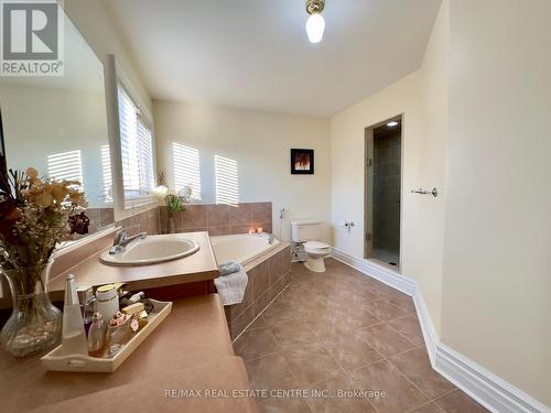 5 Streamline Drive, Brampton, ON - Indoor Photo Showing Bathroom