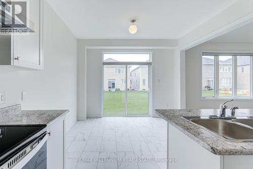 436 Blackcherry Crescent, Shelburne, ON - Indoor Photo Showing Kitchen With Double Sink