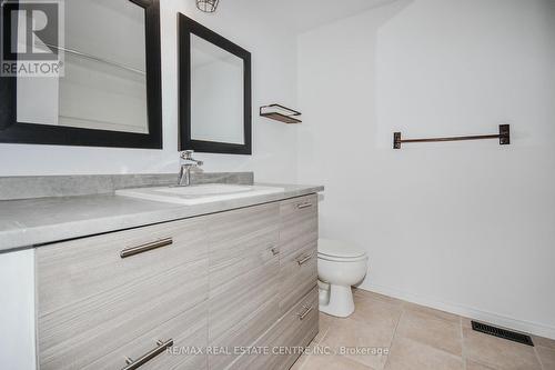 14 - 133 Sekura Crescent, Cambridge, ON - Indoor Photo Showing Bathroom