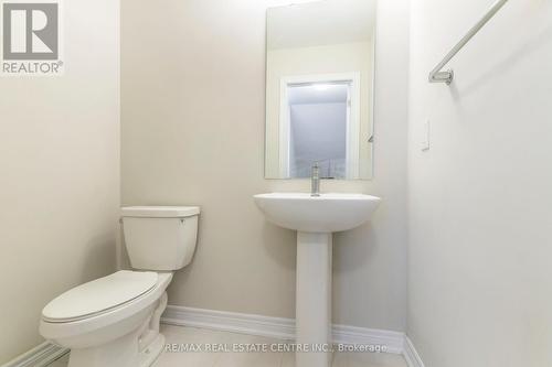 102 - 10 Birmingham Drive, Cambridge, ON - Indoor Photo Showing Bathroom