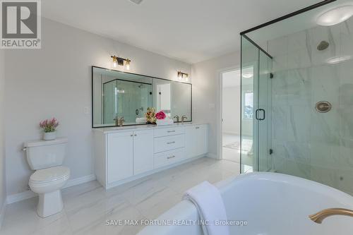 2 Spruce Crescent, North Middlesex, ON - Indoor Photo Showing Bathroom