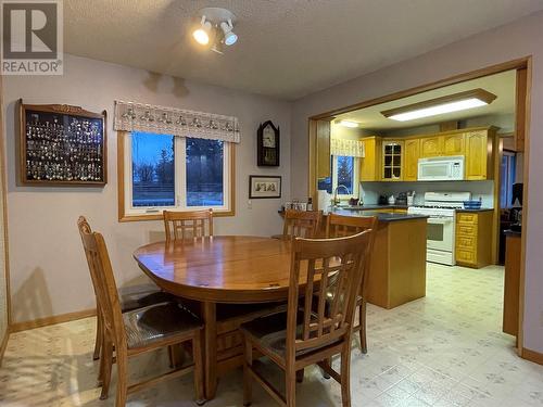 1000 121 Avenue, Dawson Creek, BC - Indoor Photo Showing Dining Room