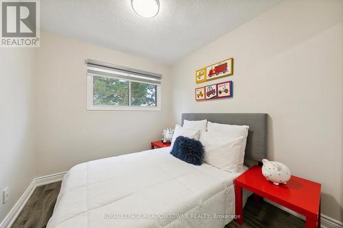 7 Collins Crescent E, Brampton, ON - Indoor Photo Showing Bedroom