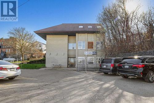 171 Main St S, Newmarket, ON - Outdoor
