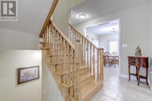 20 Wolf Trail Cres, Richmond Hill, ON - Indoor Photo Showing Other Room