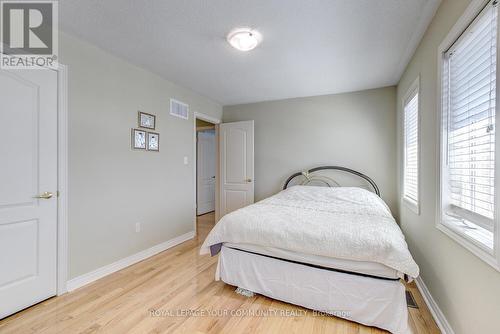 20 Wolf Trail Cres, Richmond Hill, ON - Indoor Photo Showing Bedroom